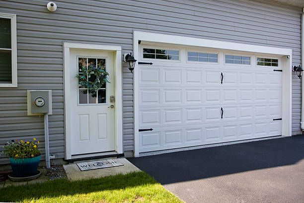 24/7 Emergency Garage Door Panel Replacement experts in Markham, IL